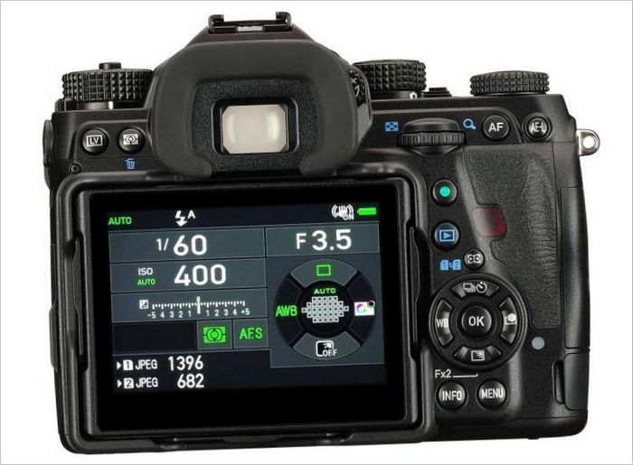 DSLR fotoaparat-1