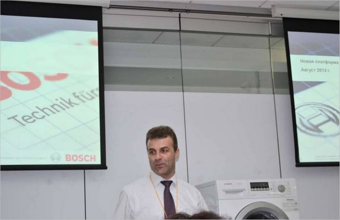 Voditelj proizvoda, Sergej Rosia, detaljno je govorio o svim značajkama novih perilica kunalja