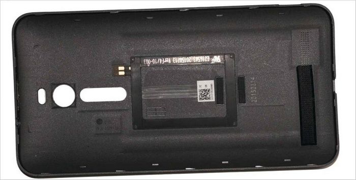 ASUS ZenFone 2 bez poklopca ASUS ZenFone 2 bez poklopca